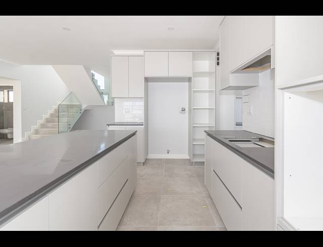 4 BEDROOM FREEHOLD FOR SALE IN PARKLANDS NORTH